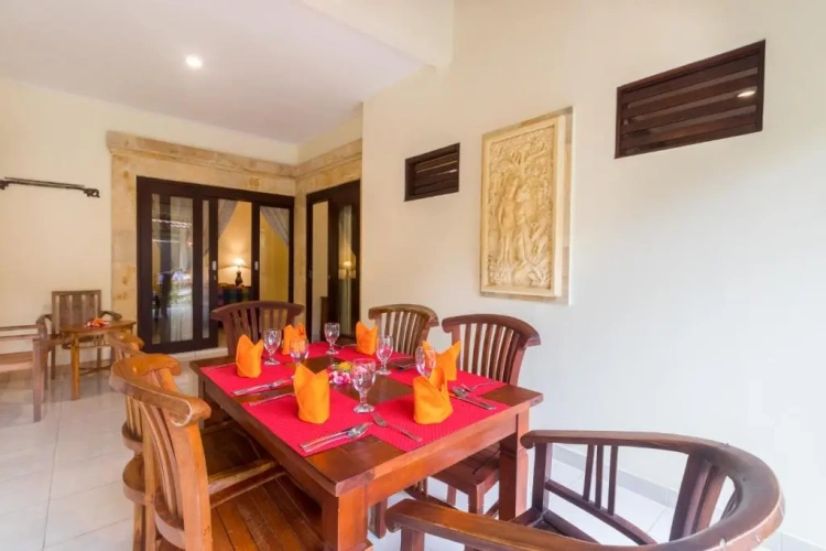 3 Bedrooms Villa