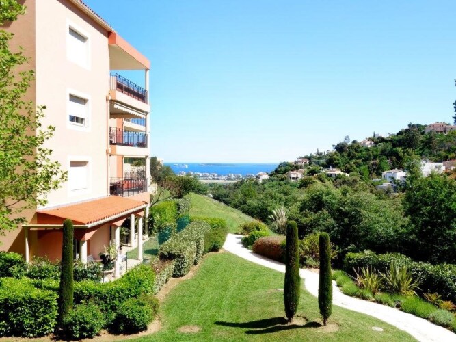 Apartment Collines de BellevueOver view