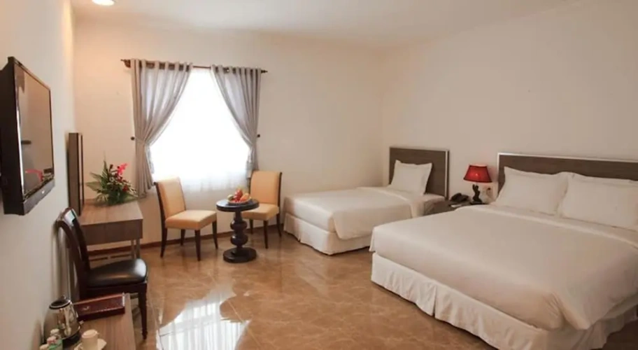 Standard Triple room