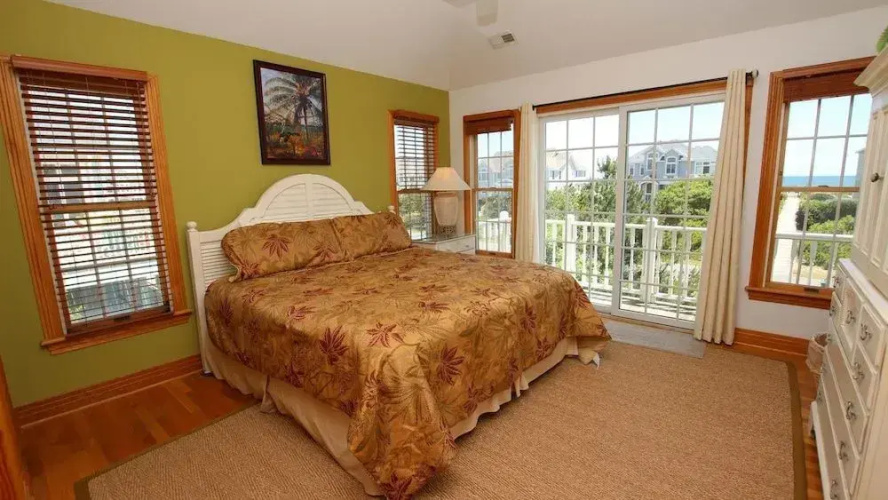 Flying Dutchman - 5 Br Home