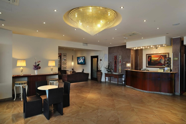 Hotel Bridge