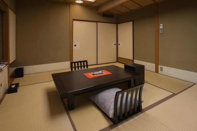 Economy room