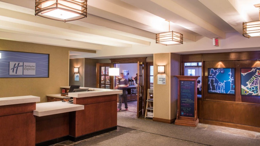 Holiday Inn Express & Suites Tremblant photo 44