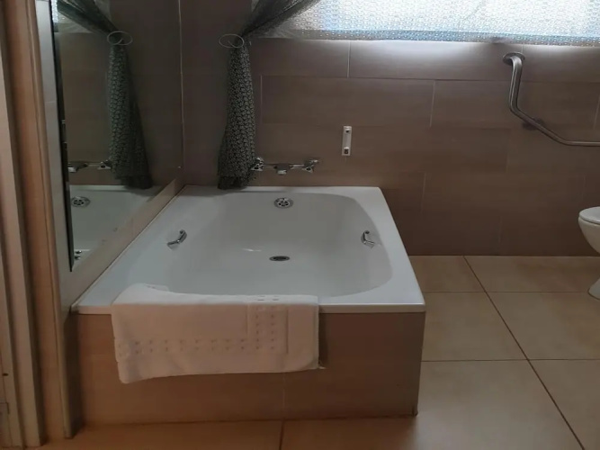 Kuruman Lodge
