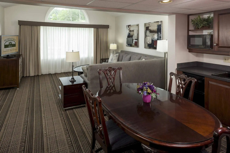 Fairbanks Inn
