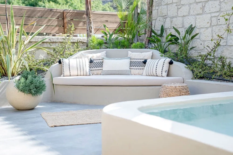 Suite with city view