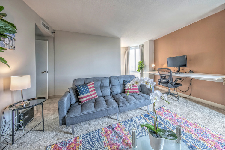 Boston Back Bay Gorgeous Apt with fast wifi and great extras!