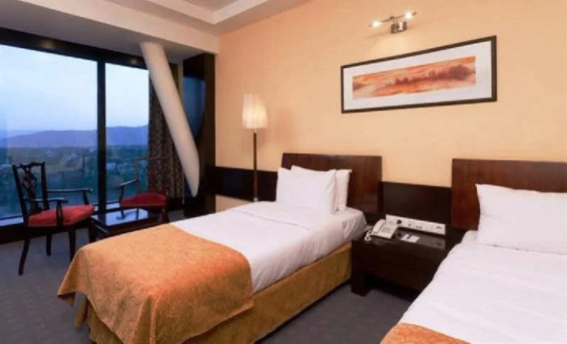 Chamran Grand Hotel
