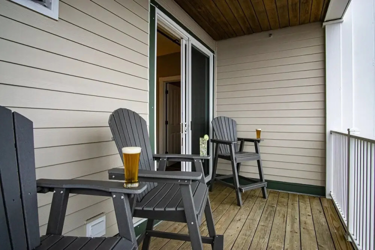 2 Br Seneca Condo 200 Beautiful Vista Views