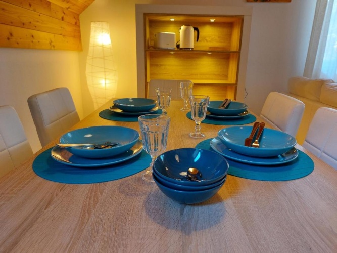 3 Bedrooms Apartment
