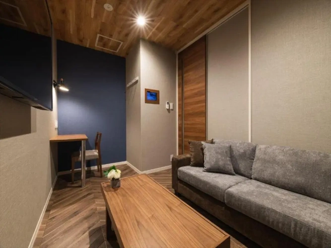 Deluxe Sextuple Suite