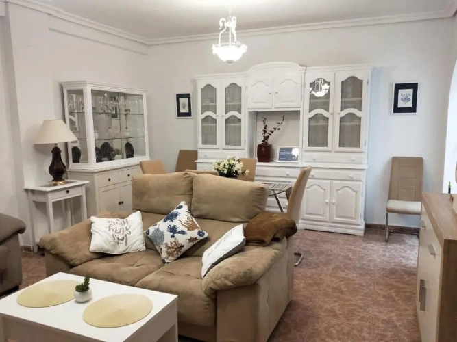 3 Bedrooms Cottage