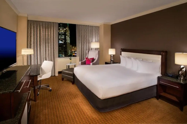 Deluxe Double room with city view