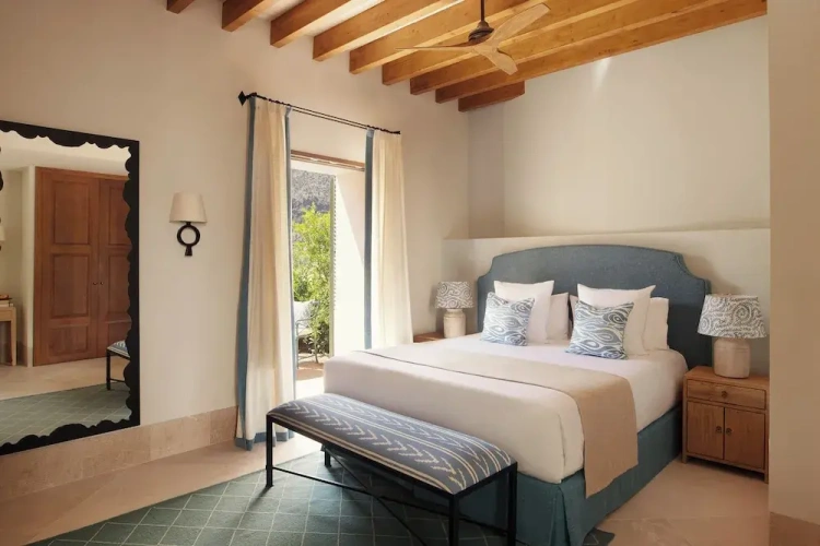 Deluxe room with balcony and with mountain view