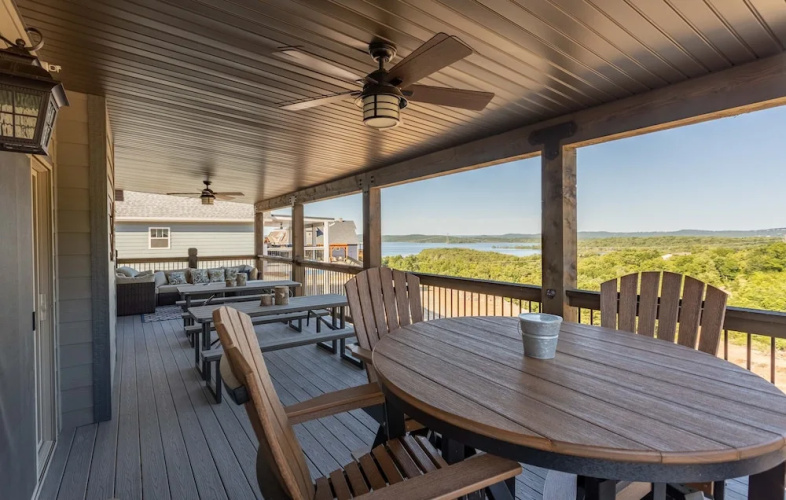 Lakefront Haven - 10 Br Home