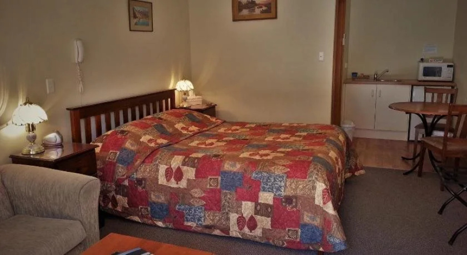 Sonbern Lodge Motel
