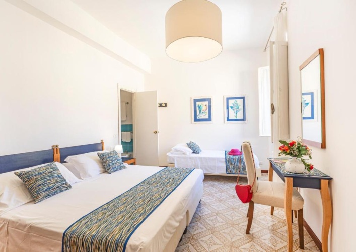 Classic Triple room