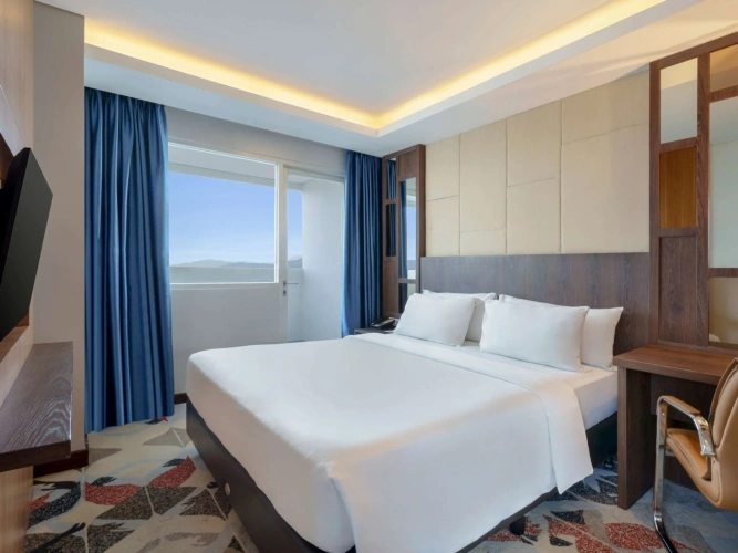 2 Bedrooms Quadruple Family Suite with balcony and with city view