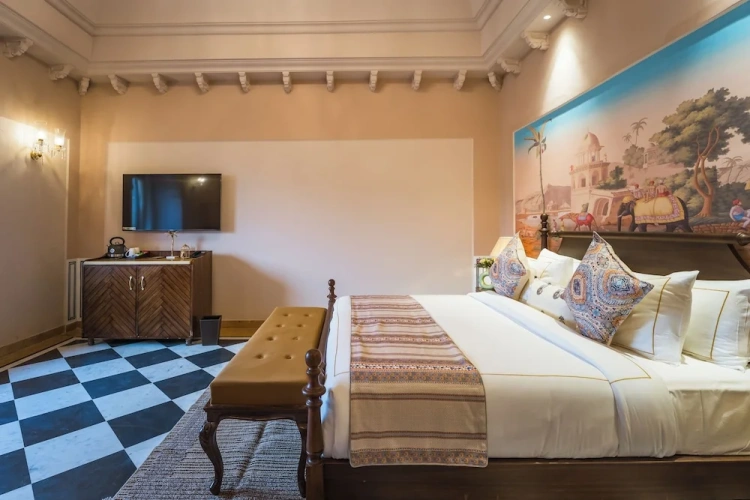 Grand room