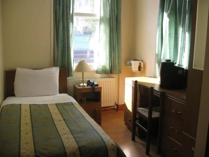 Carlton Hotel