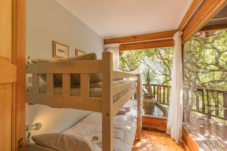 Ballots Bay Treehouse by HostAgents