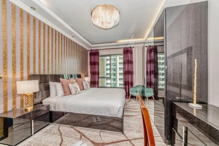 2 Bedrooms Classic Arabian Apartment with fountain view
