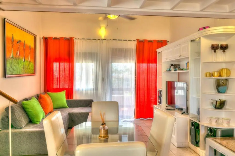 Beachfront apartment with Wifi & Cable TV - I-401