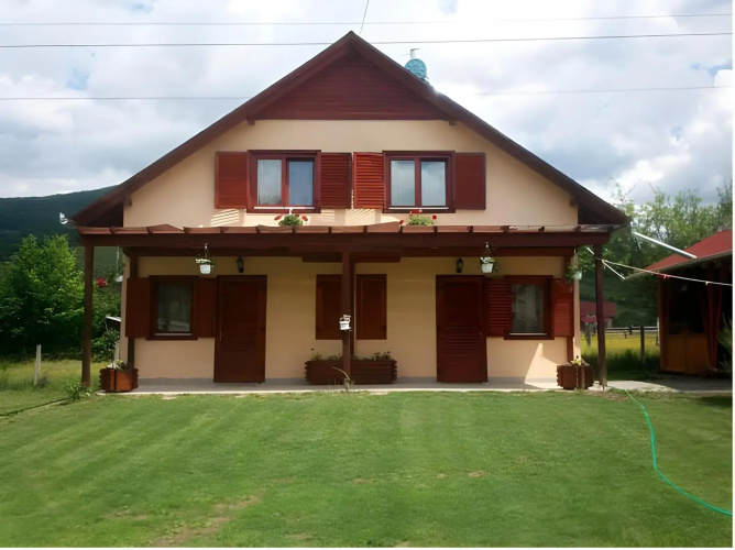 Hanga Apartments