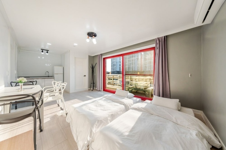 1 Bedroom Standard room with balcony and with mountain view