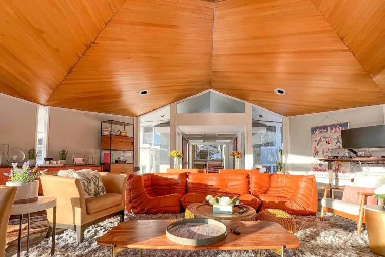Pristine West Dover Home w/ Deck & Mountain Views!