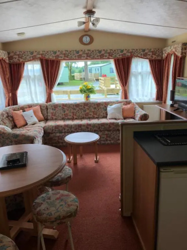 62 Glenfinart Caravan Park