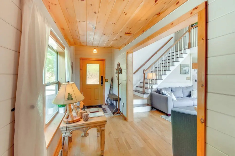 Mountain Cabin w/ Covered Decks & Fire Pit!