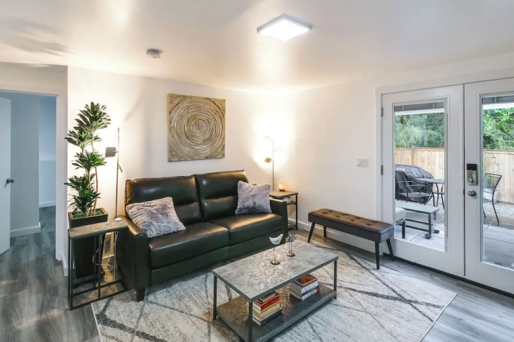 2 Bedrooms Apartment