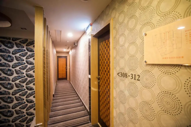 Love Hotel