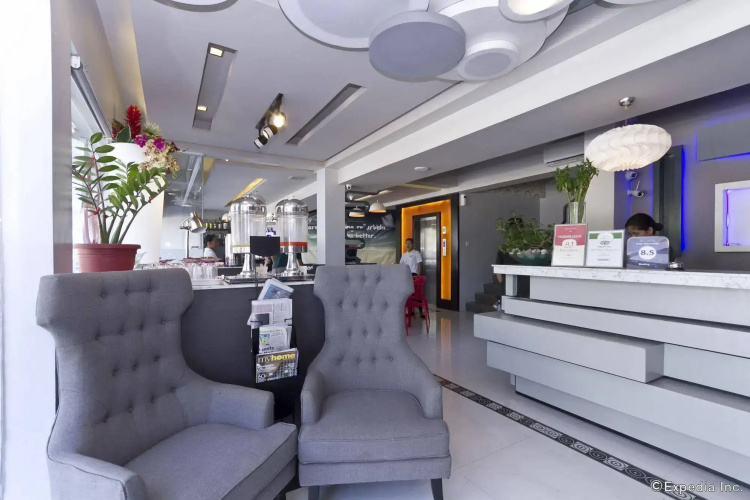 Eloisa Royal Suites