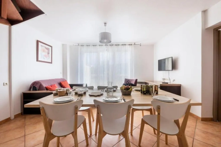 2 Bedrooms Villa