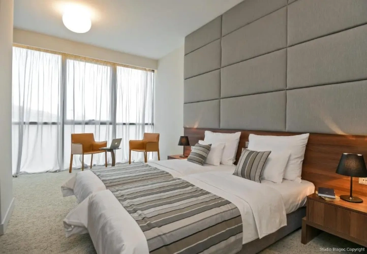 Superior Double room with city view