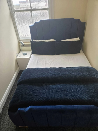Charming Wolverhampton Apartment With Private Entrance