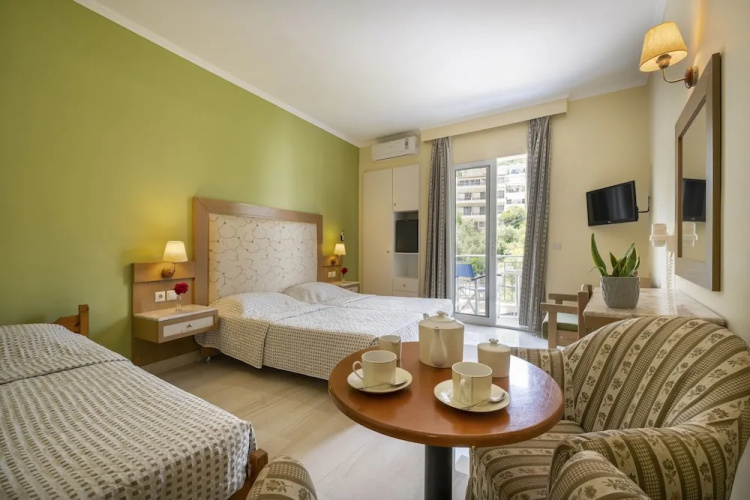 Dolfin Hotel