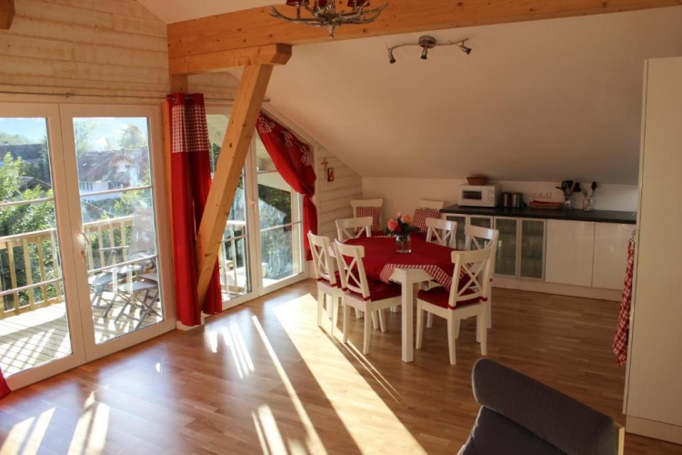 3 Bedrooms Apartment