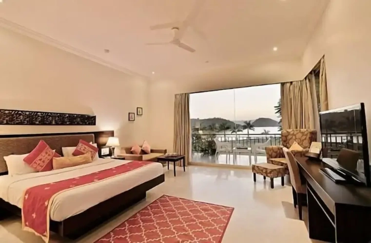 1 Bedroom Luxury Double room with lake view
