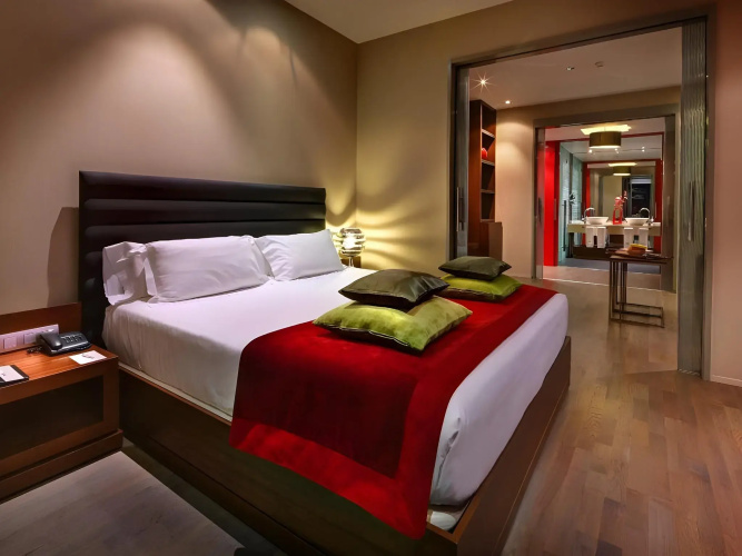 Olivia Plaza Hotel