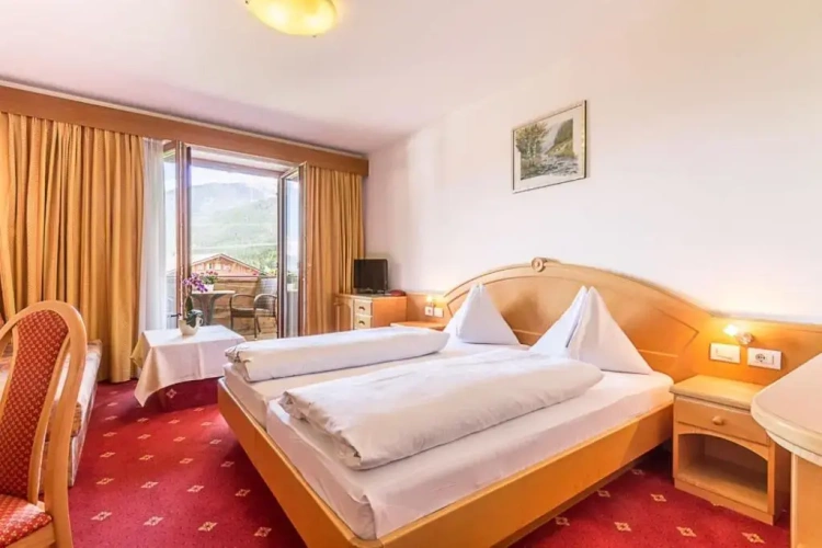 Standard Triple room with mountain view