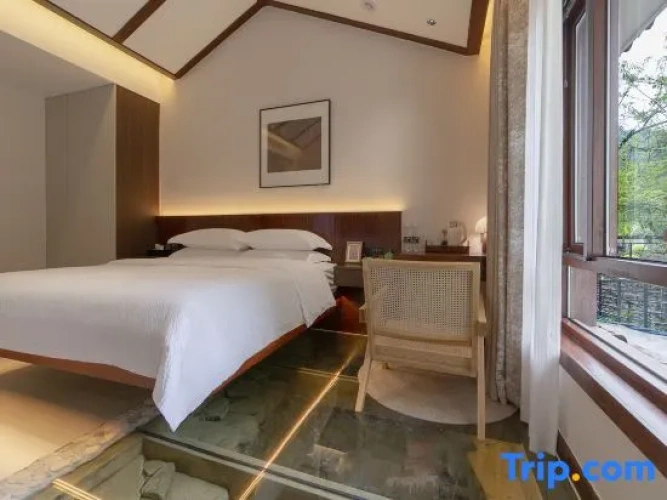 Standard Double room with view