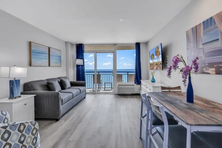 1 Bedroom Standard room with balcony and beachfront