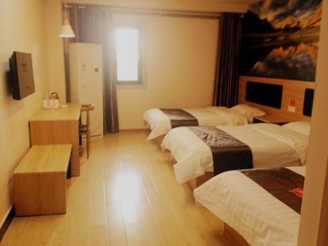 Standard Triple room