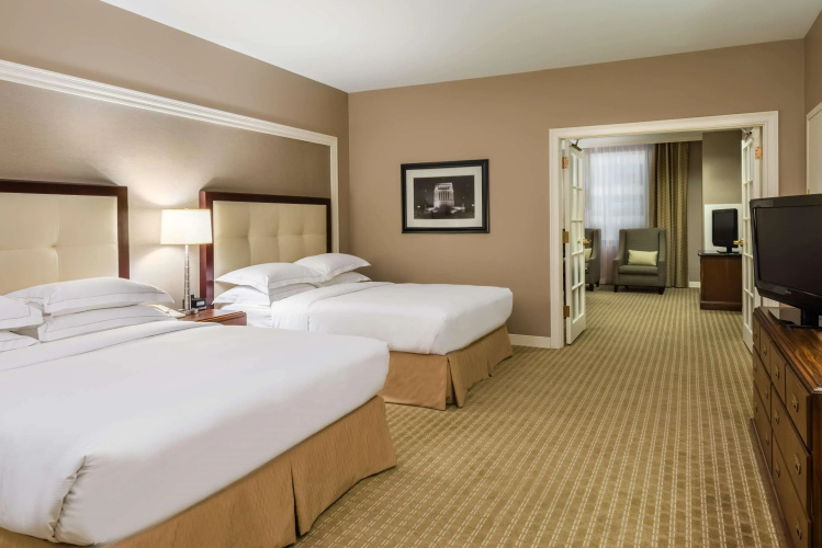 Hilton Indianapolis Hotel & Suites