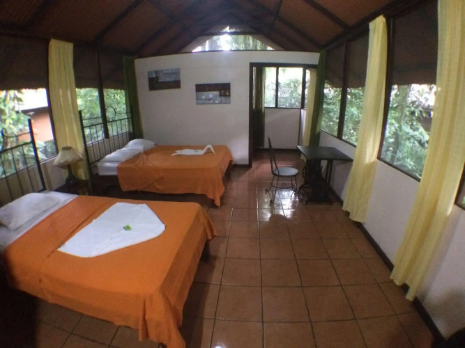 Hotel Rana Roja