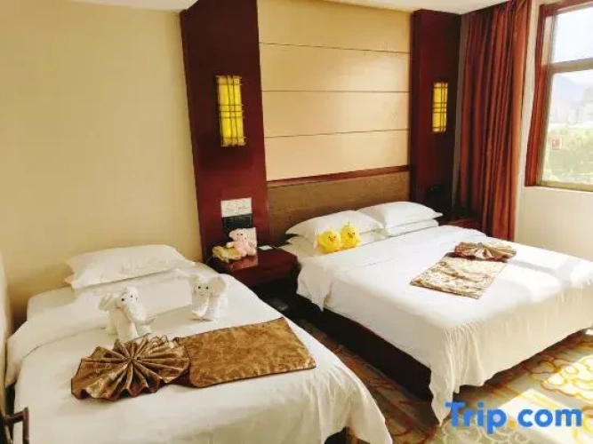 Deluxe Family Suite with view