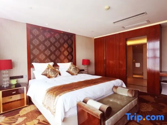 1 Bedroom Executive Suite with river view